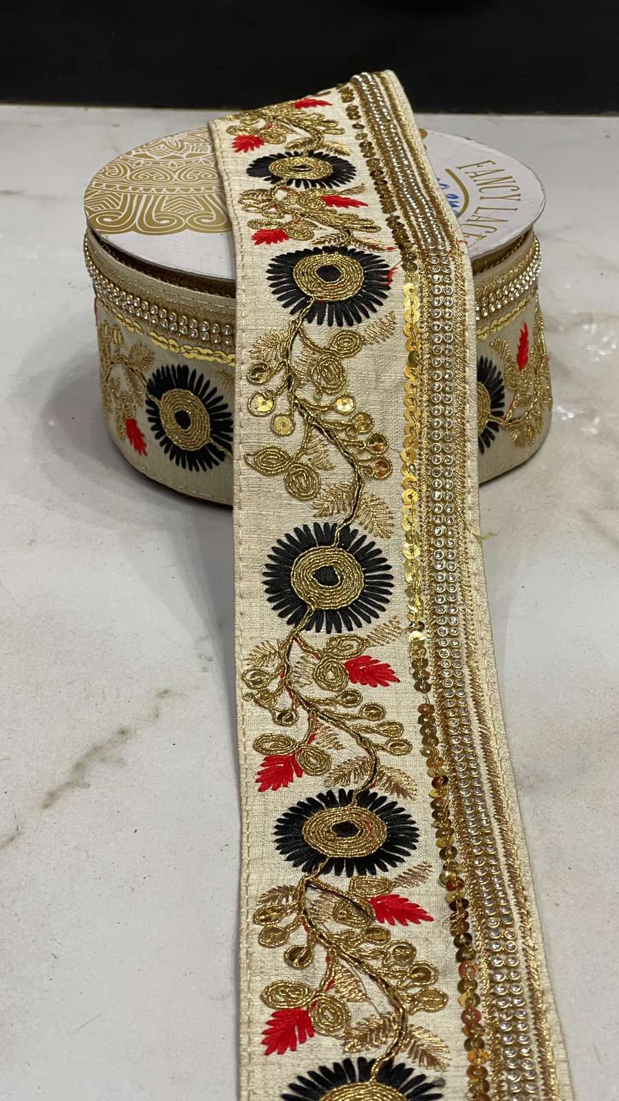 RAW SILK STONE LINE LACE
