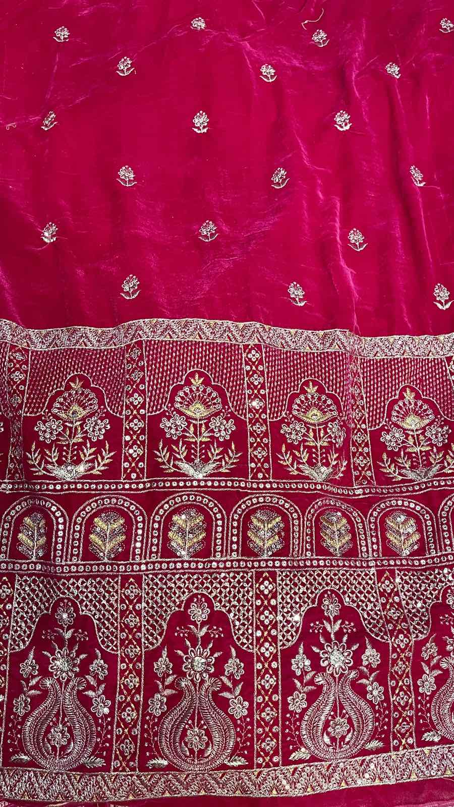 9000 EMBROIDERY VELVET