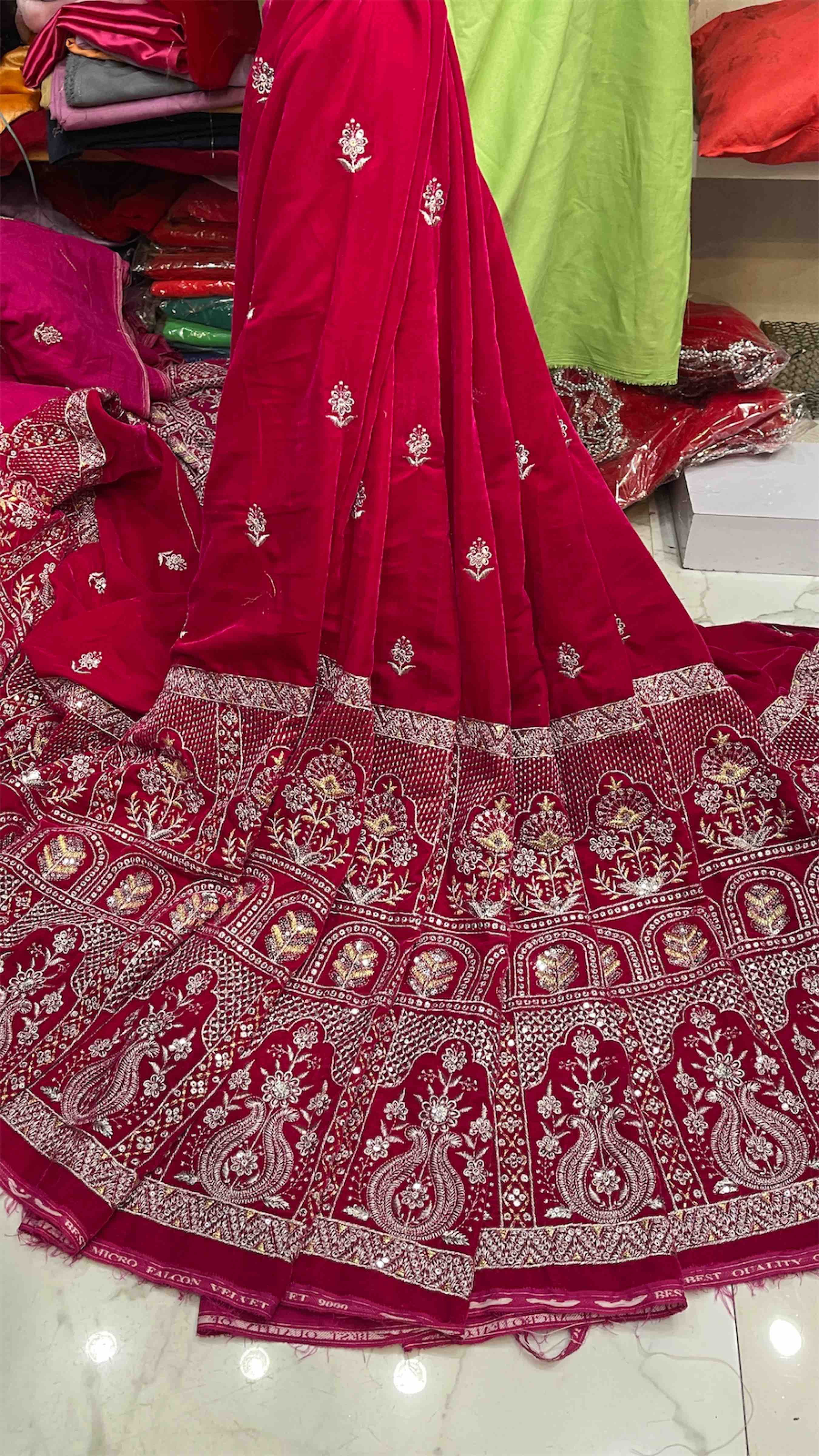 9000 EMBROIDERY VELVET